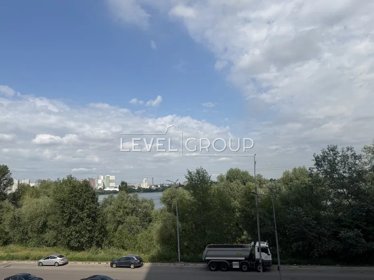 Ревуцького вул., 54
