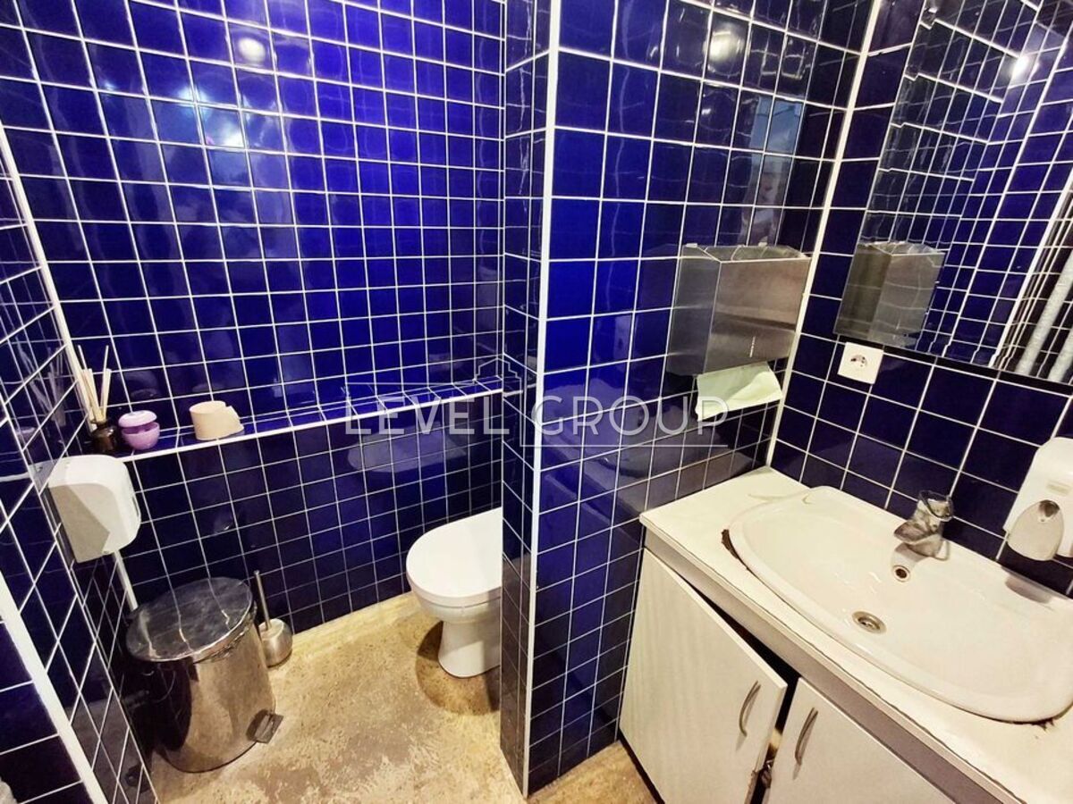 Воздвиженська вул., 48