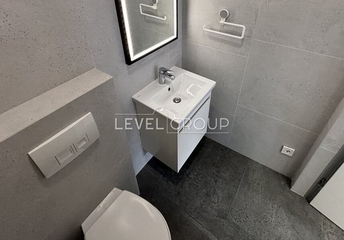 Василя Тютюнника вул. (Анрі Барбюса), 28а