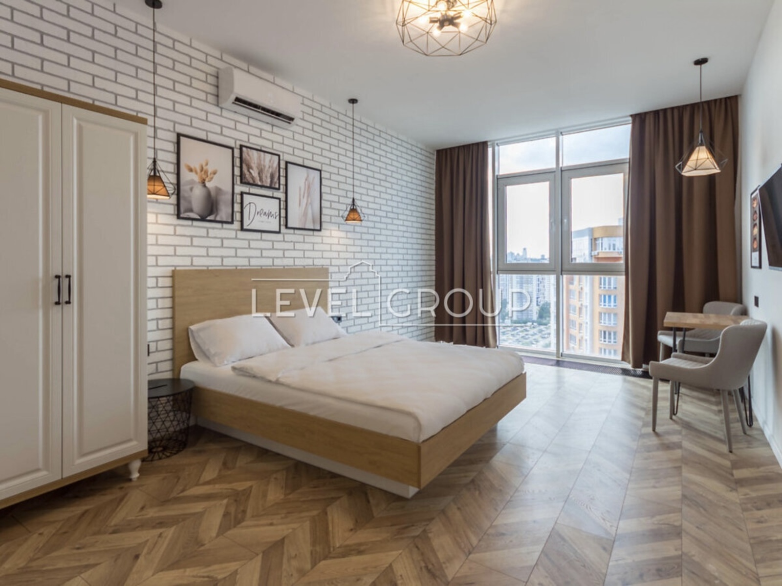 Kakhovska St., 62a