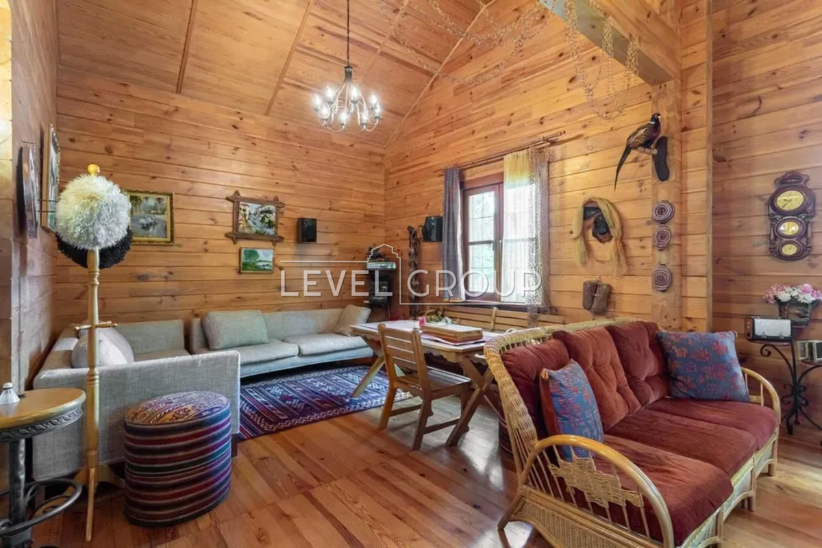 Авгурівська, 125