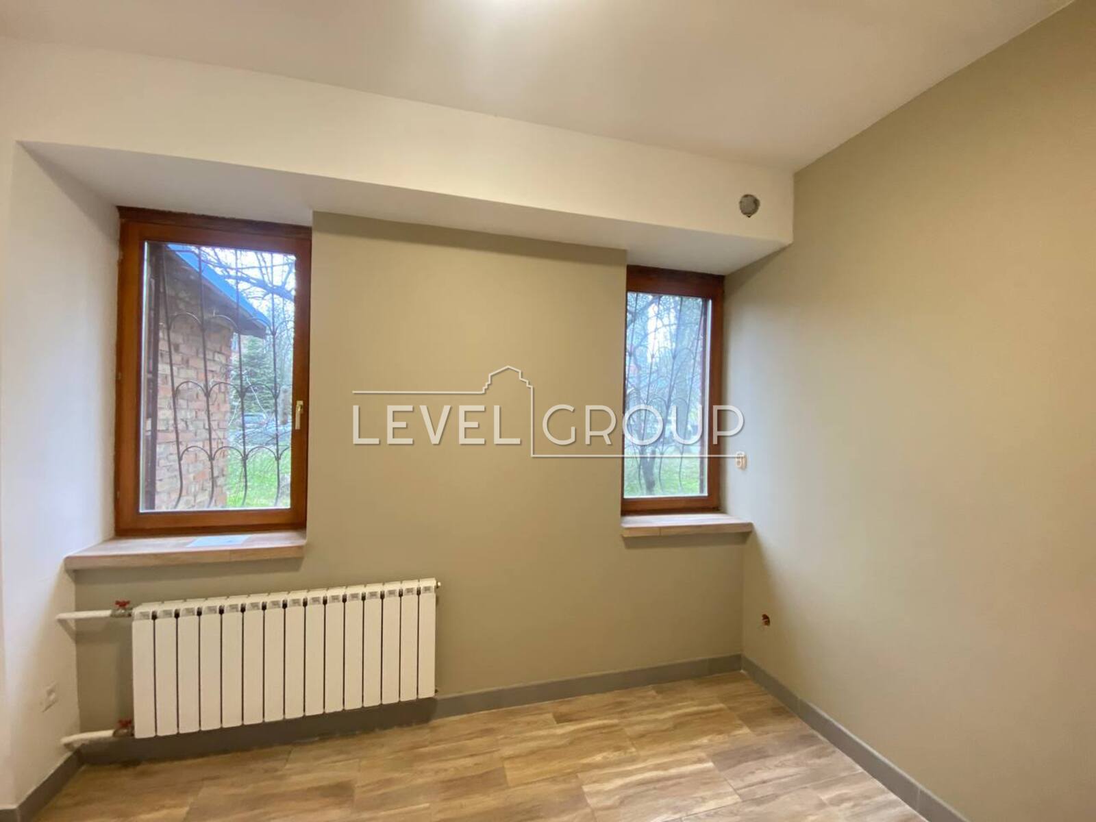 Вузівська вул., 4