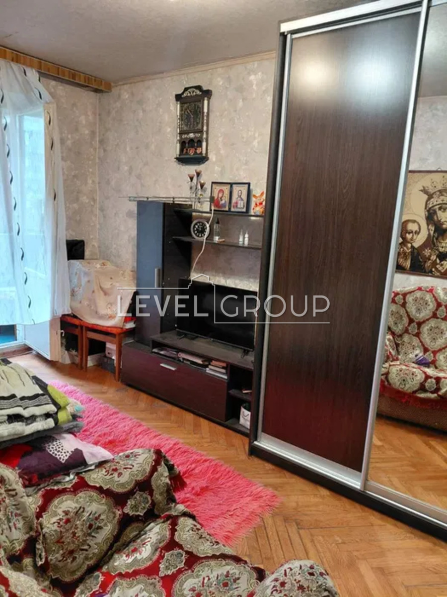 Європейська вул., 43