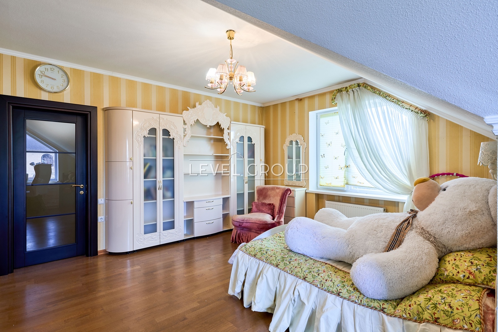 Ірпінська вул., 32