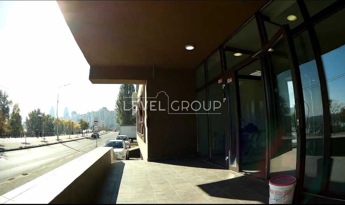 Прирічна вул.