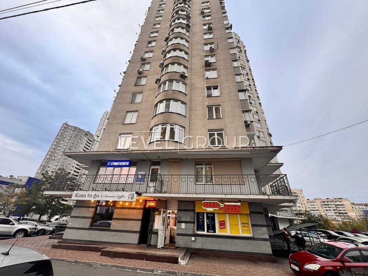 Срібнокільська вул., 22