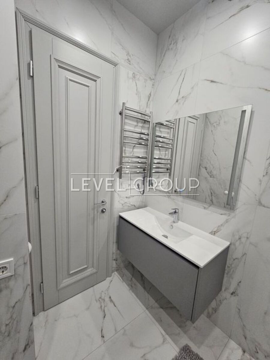 Lesia Ukrainka Blvd., 7v