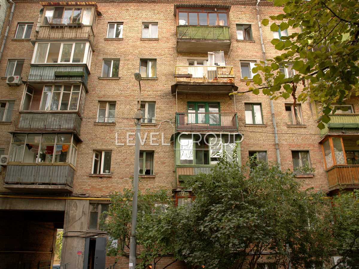 Olesya Honchara St., 75