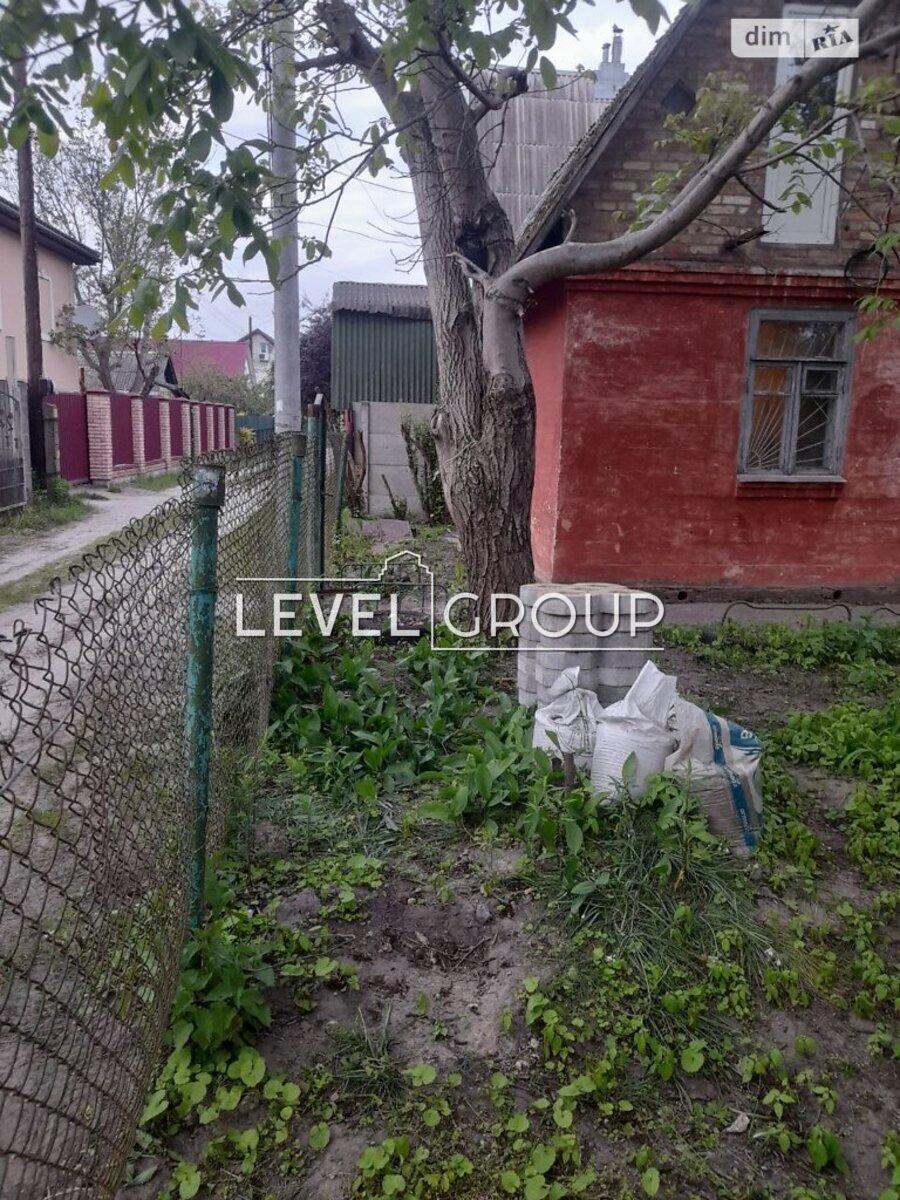Синьоозерна вул., 18