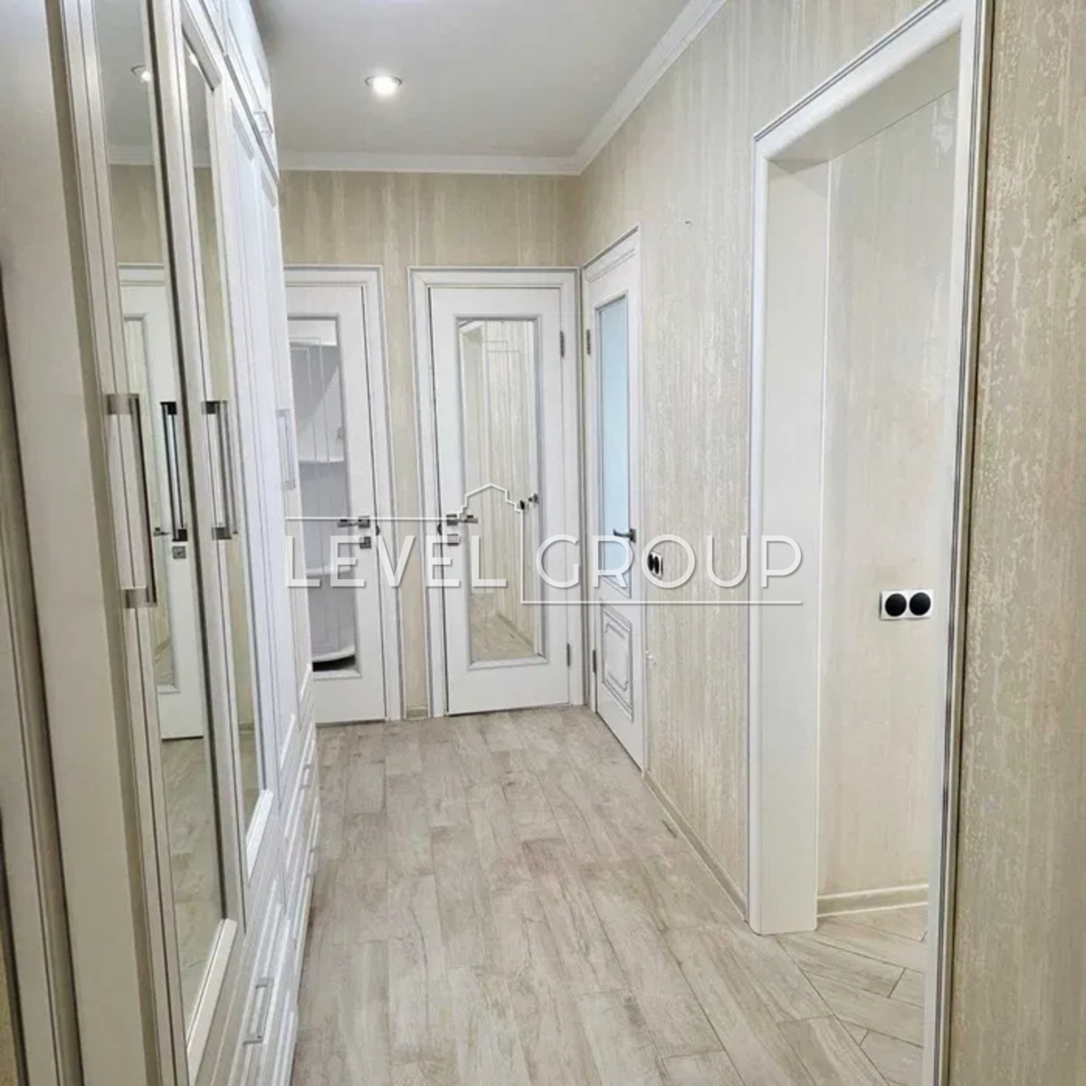 Радистів вул., 34к1