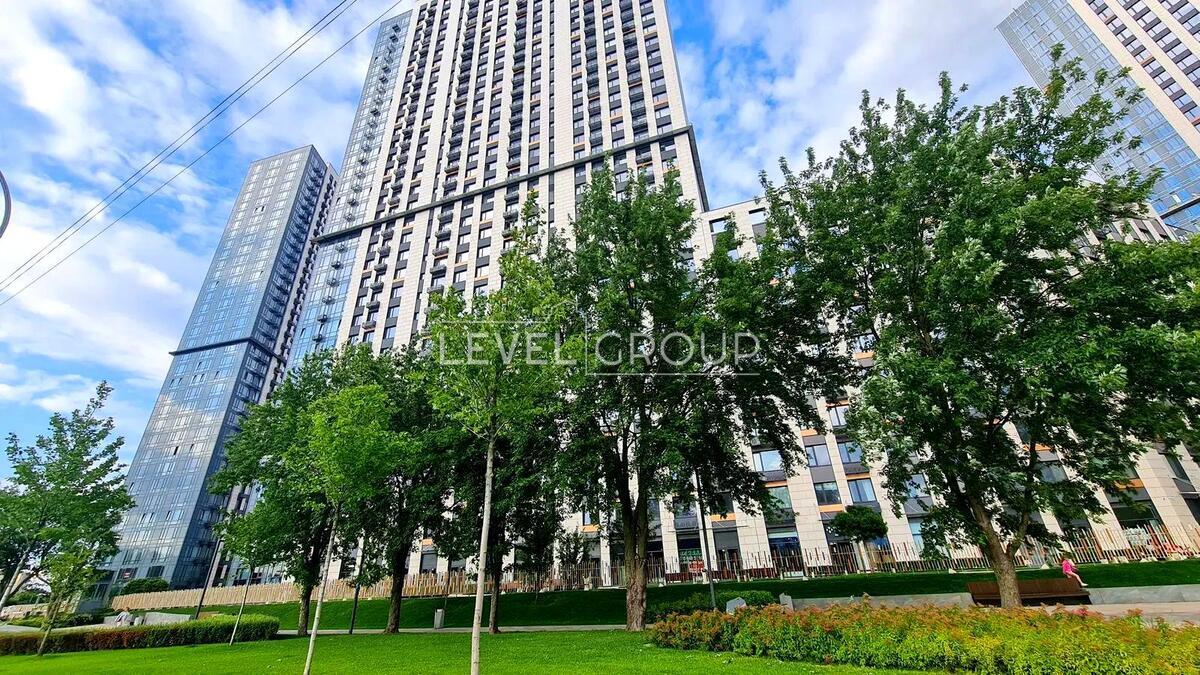 Академіка Заболотного вул., 1Б
