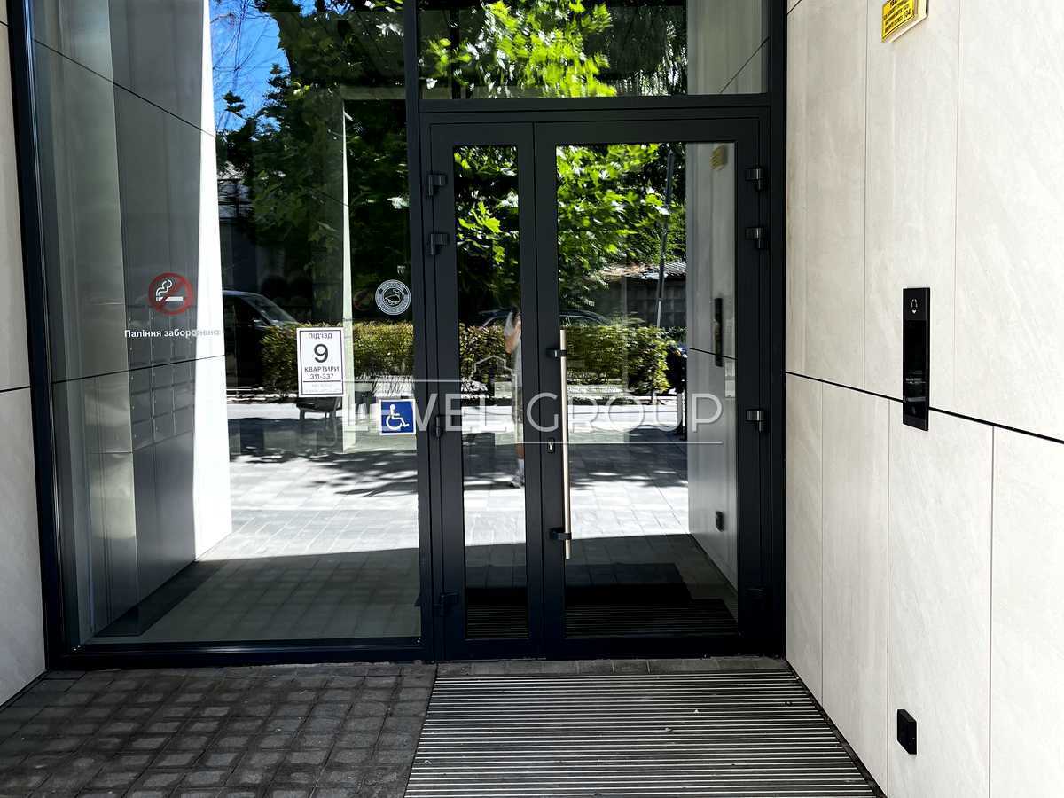 Gareth Jones St. (Simi Khokhlovykh), 12