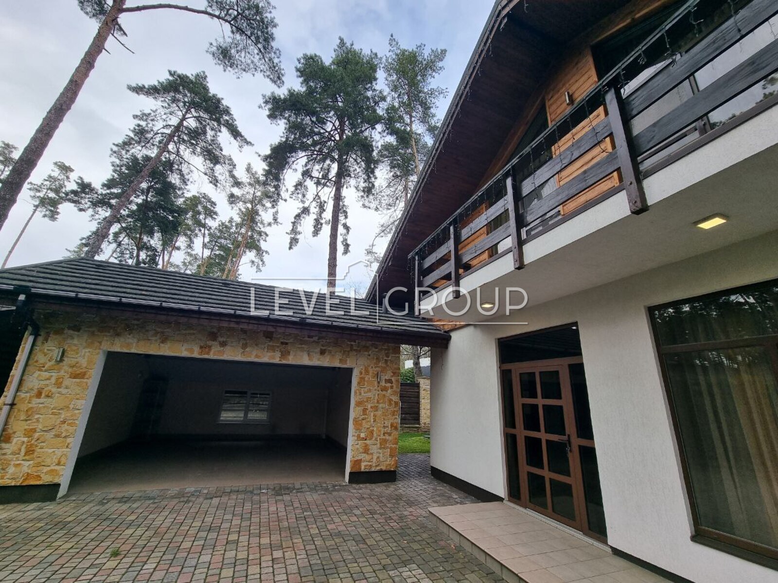 Плютовська, 2