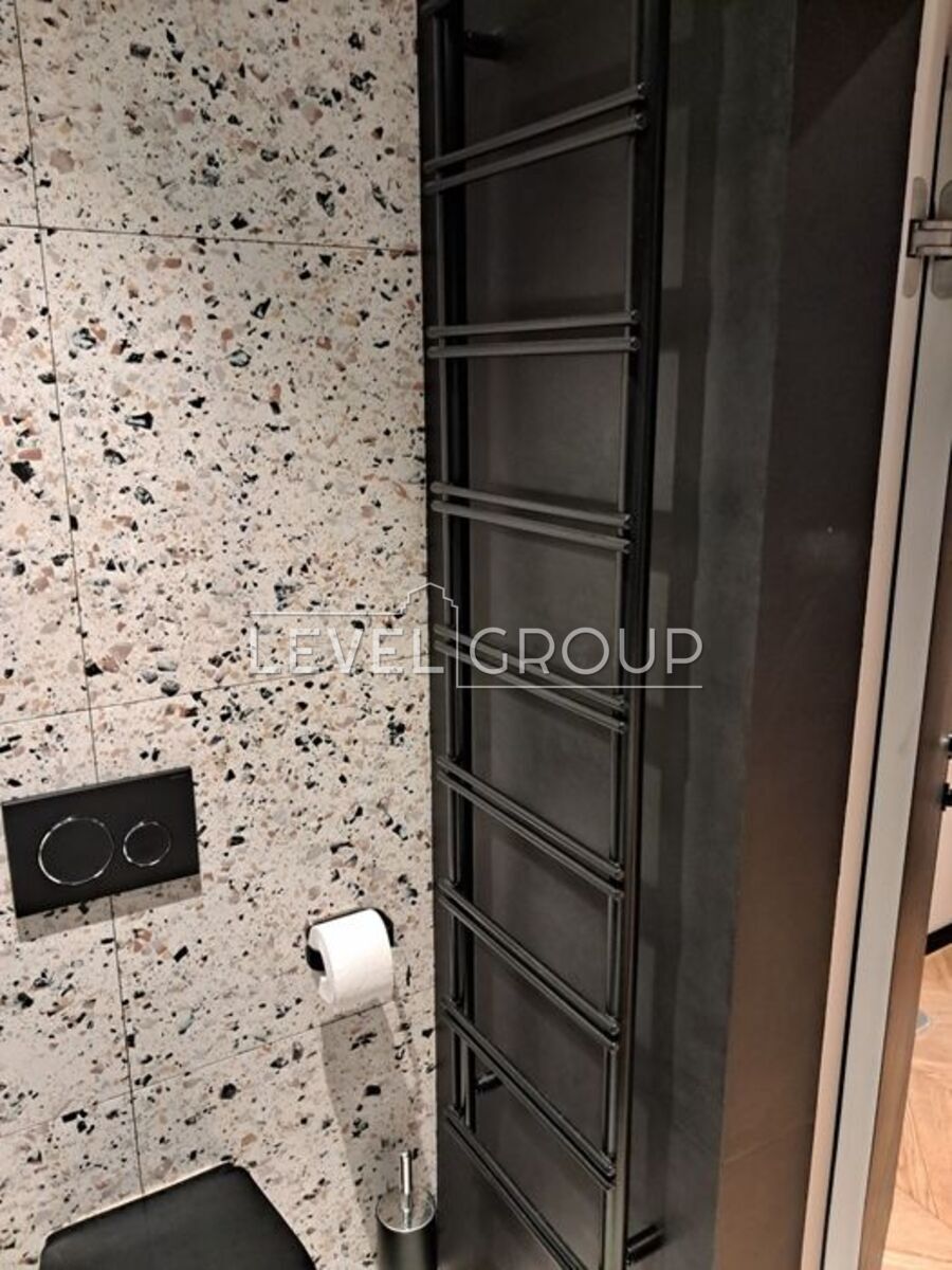 Андрія Верхогляда вул. (Михайла Драгомірова), 5