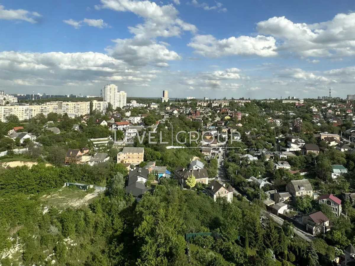 Голосіївська вул., 13
