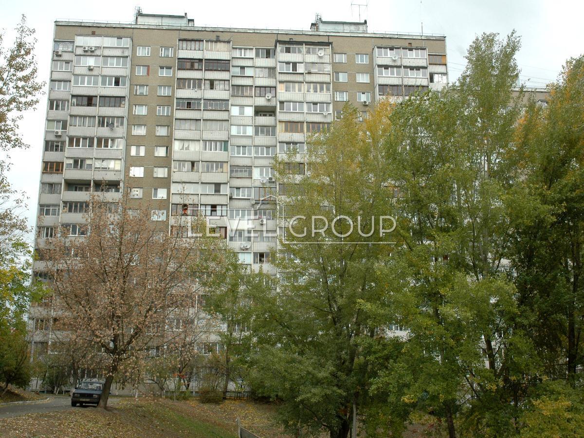 European Union Ave. (Pravdy), 8A