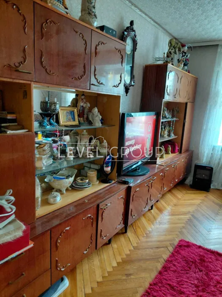 Європейська вул., 43