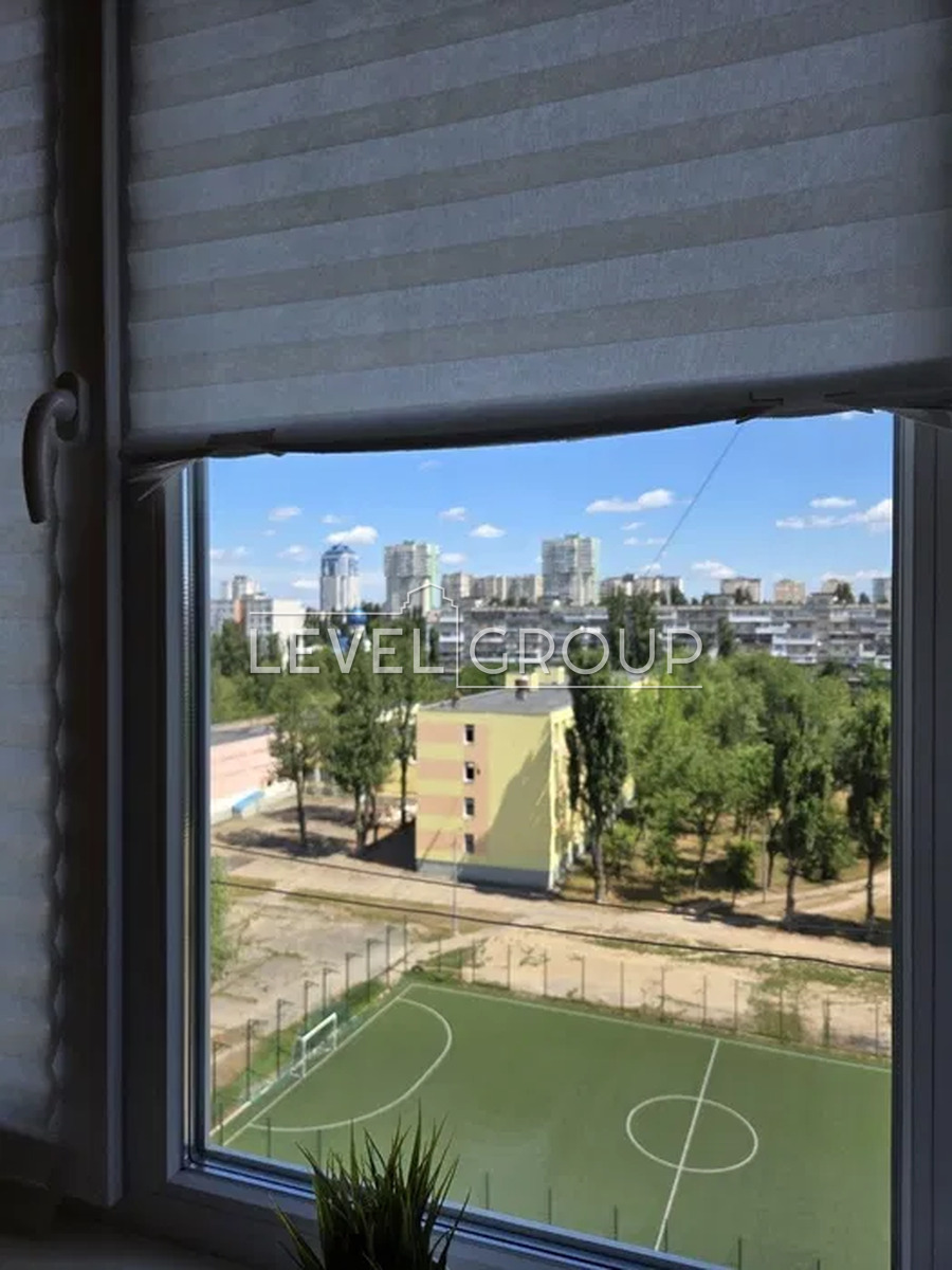 Зодчих вул., 56