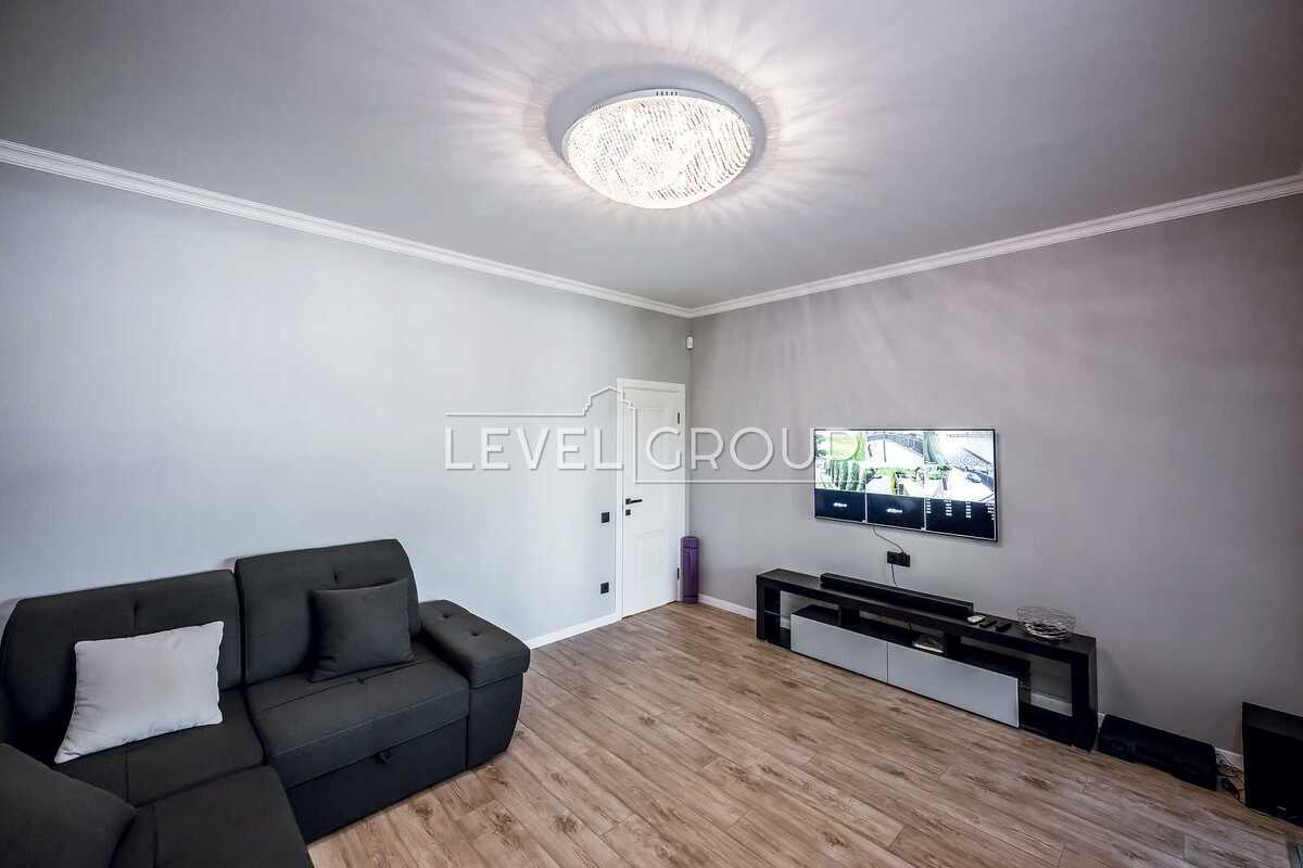 Lavandova, 25