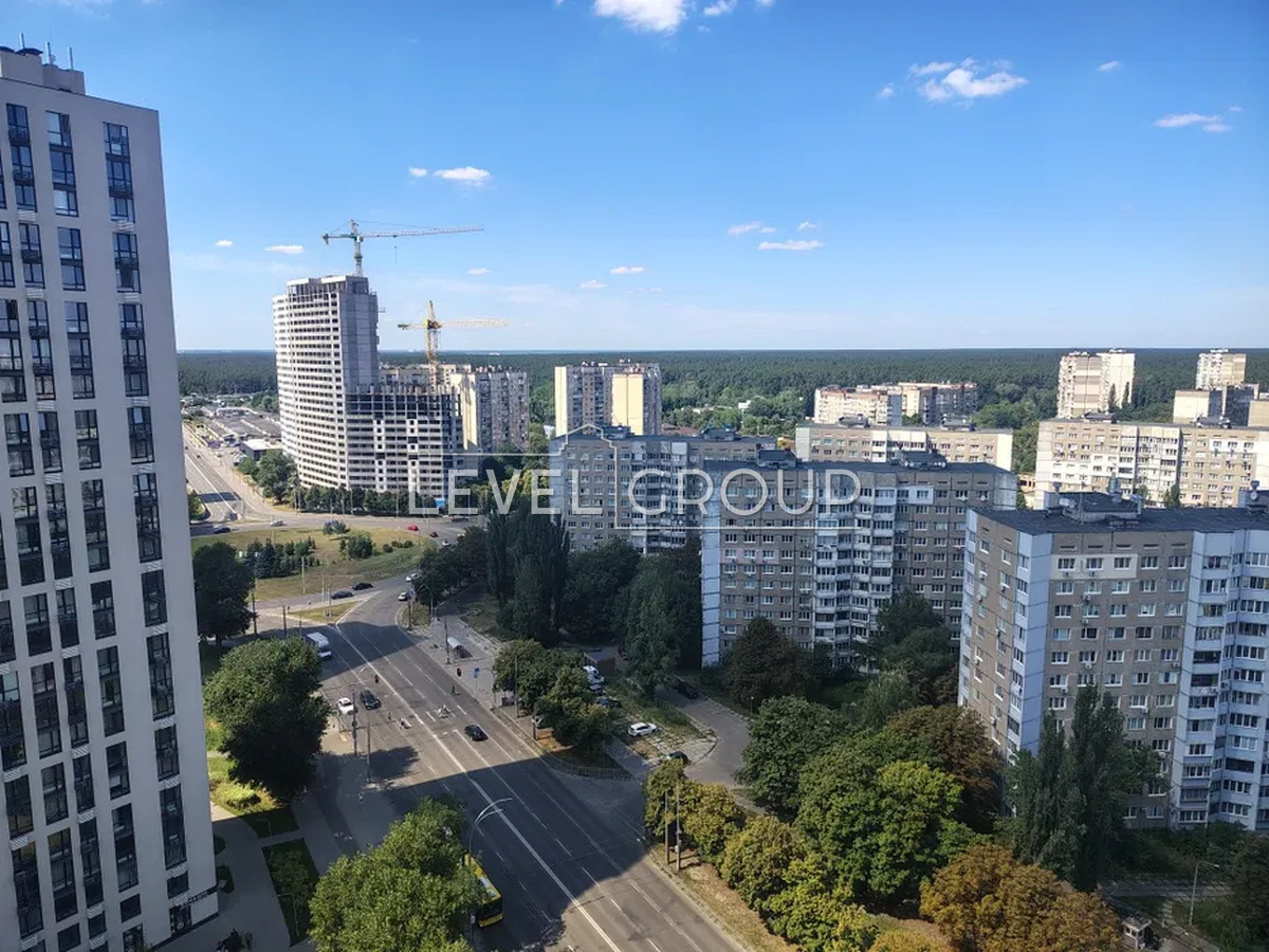 Европейського Союзу просп. (Правди), 49