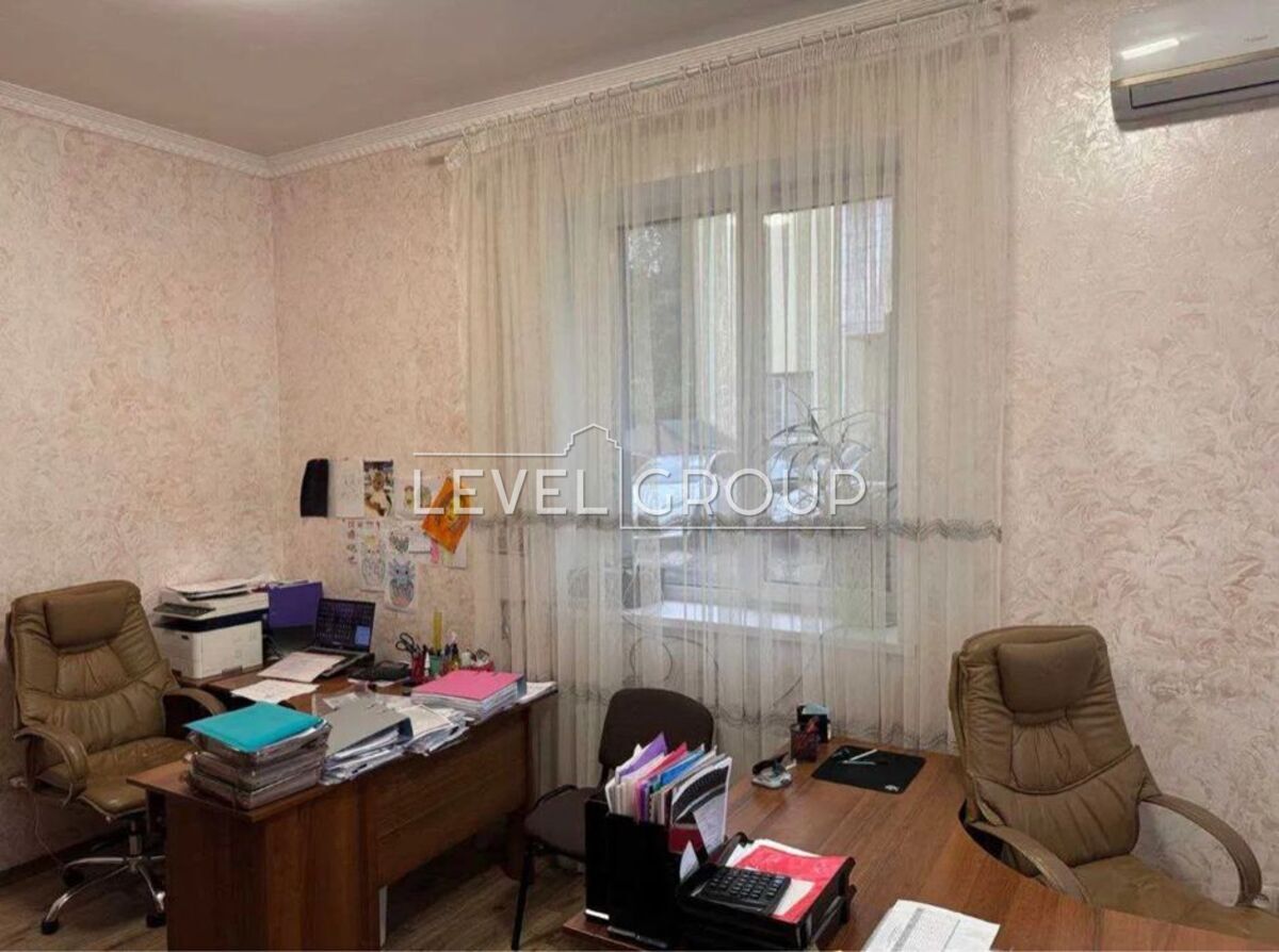 Сирецька вул., 35