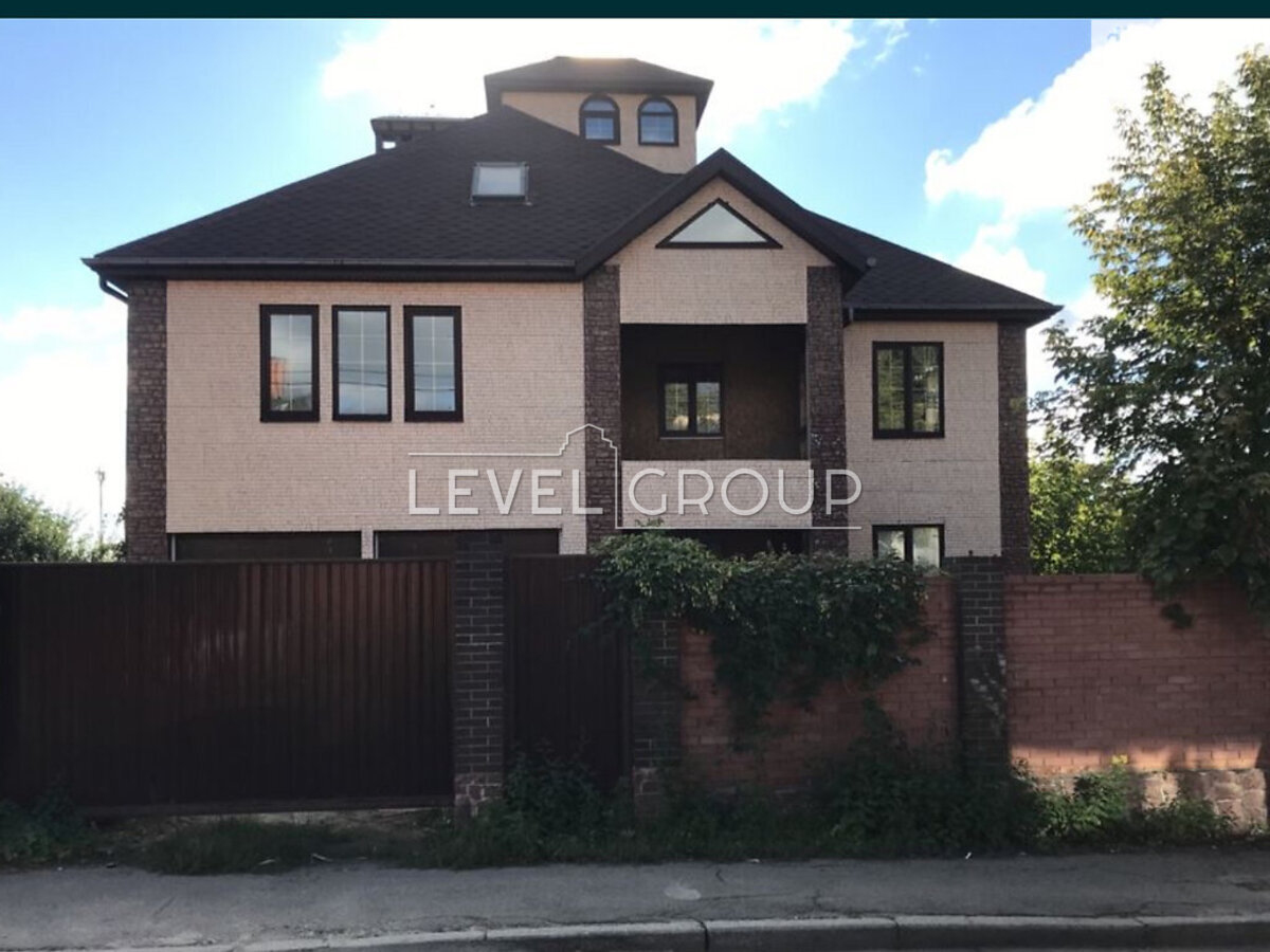 Нечуя-Левицького вул., 17