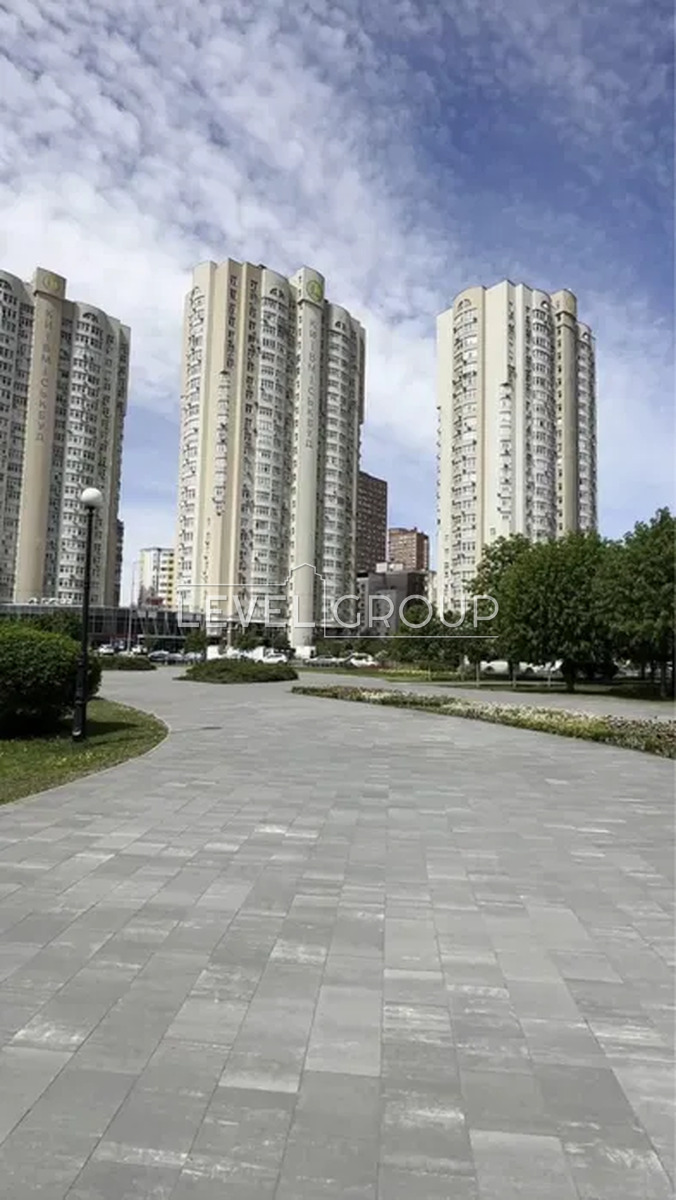 Драгоманова вул., 40ж