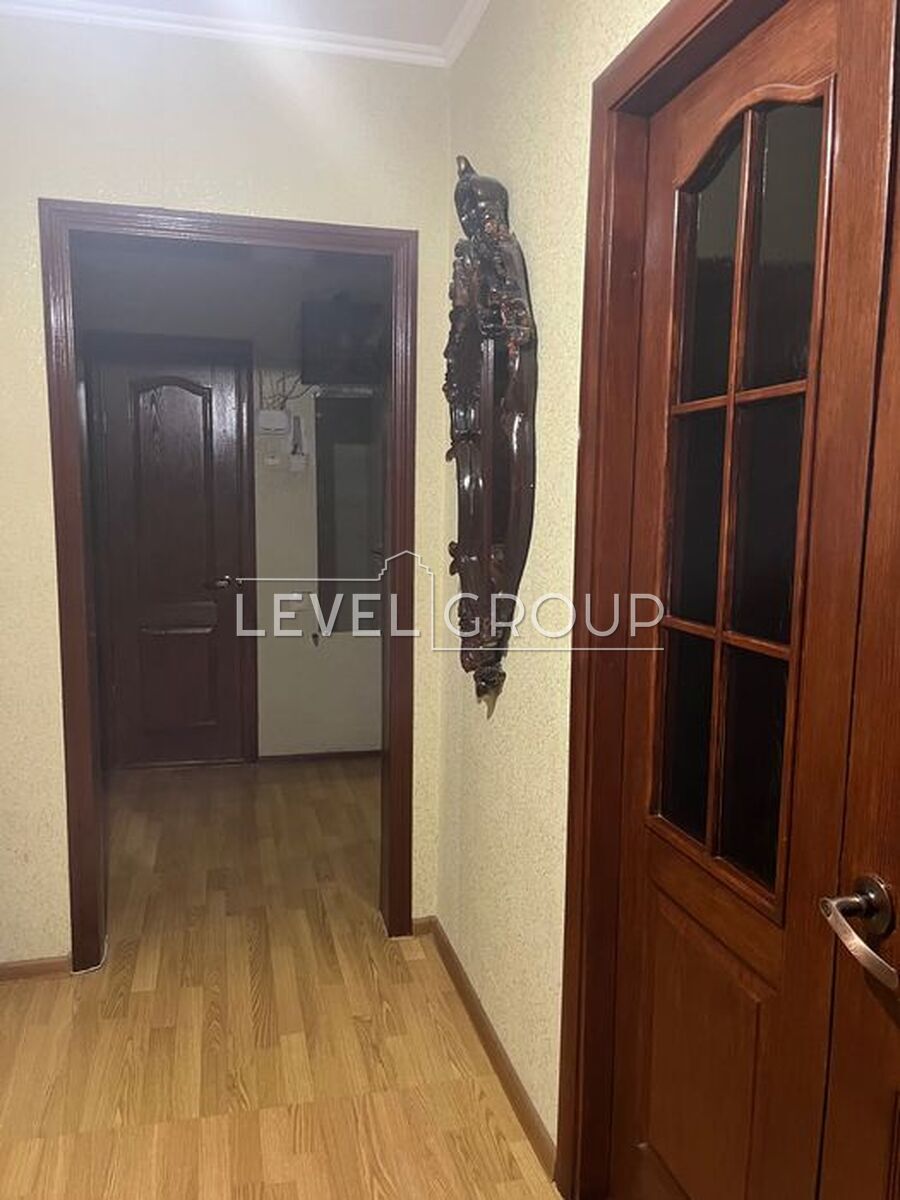 Драгоманова, 40б