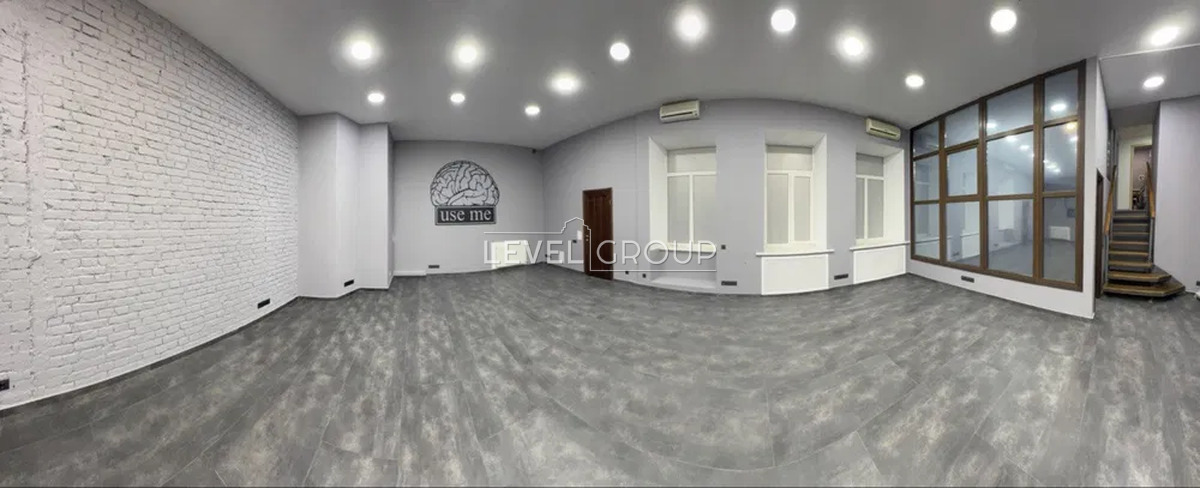 Академіка Богомольця вул., 5