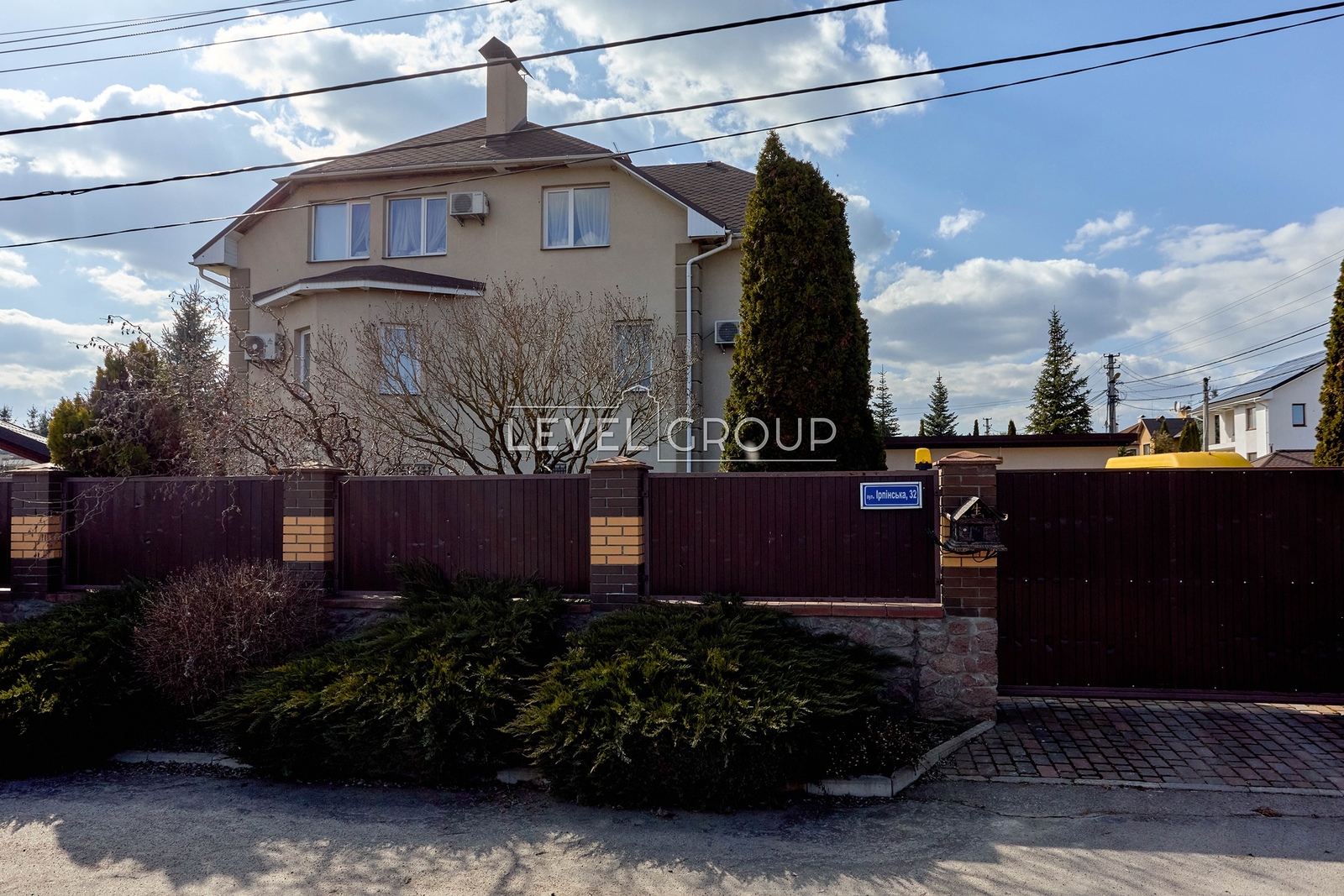Ірпінська вул., 32