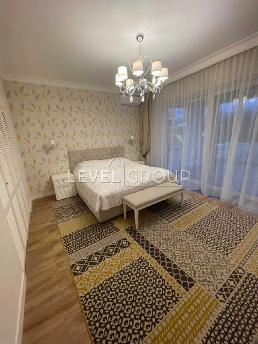 Академіка Кащенка вул., 10