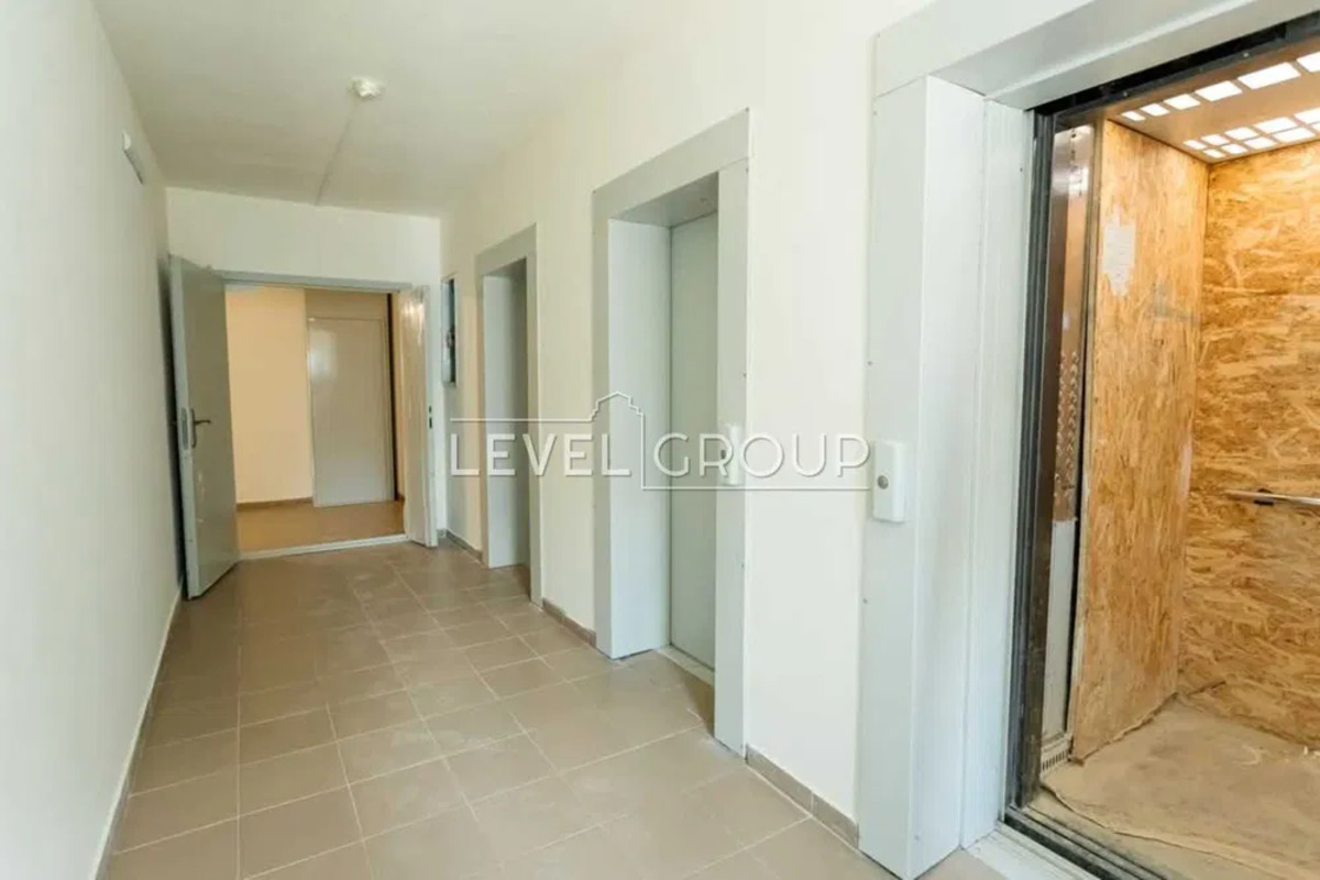 Бориса Гмирі вул., 22 Б