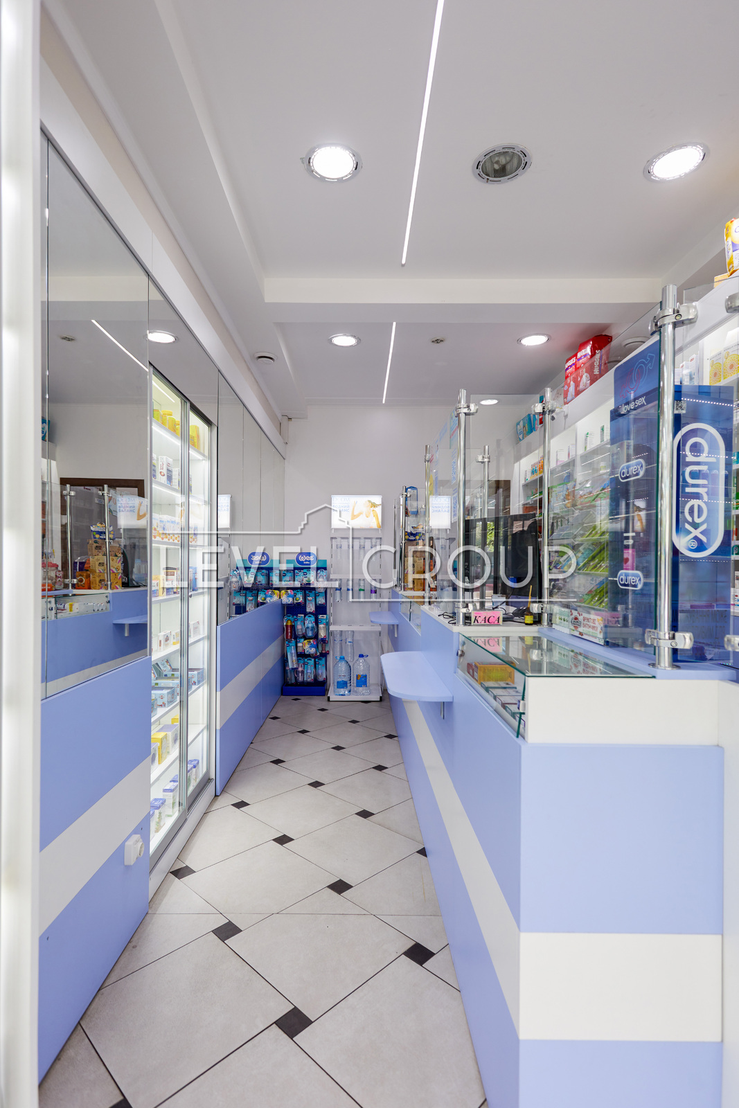 name_en
