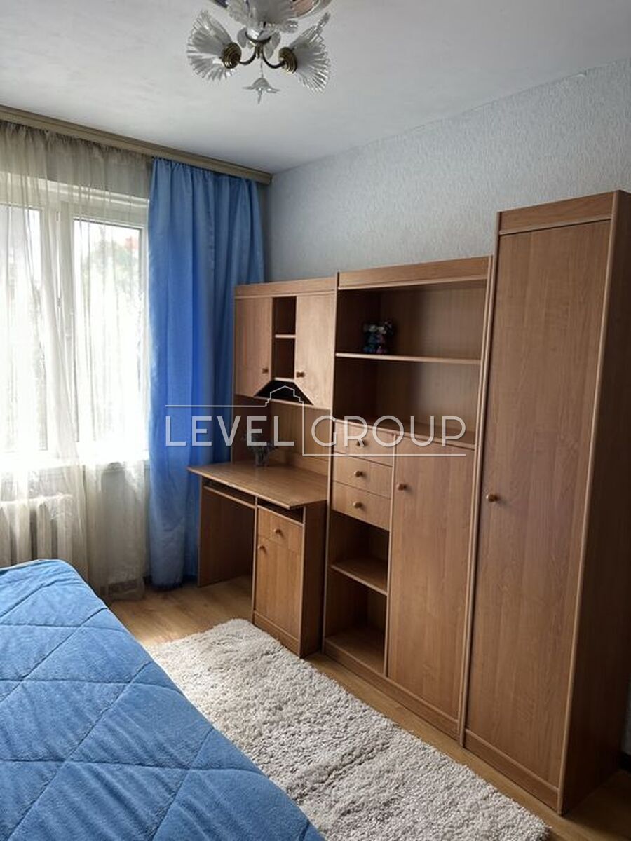 Леся Курбаса просп., 12