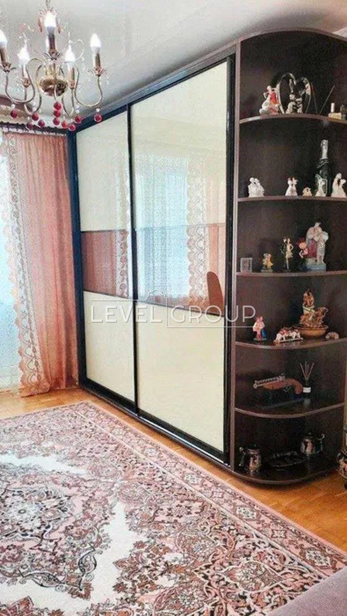 Пантелеймона Куліша пл. (Анатолія Луначарського), 17