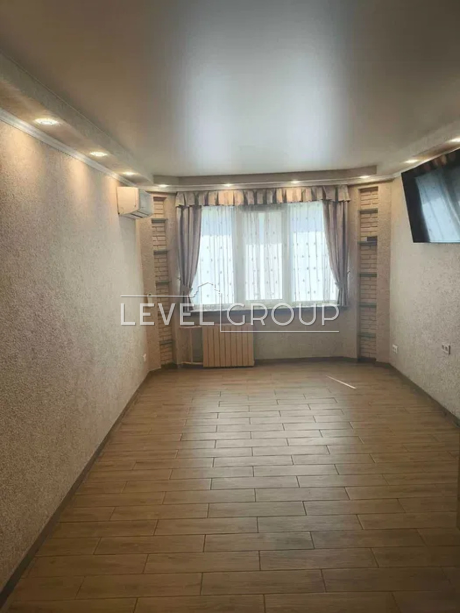 Миропільська вул., 3