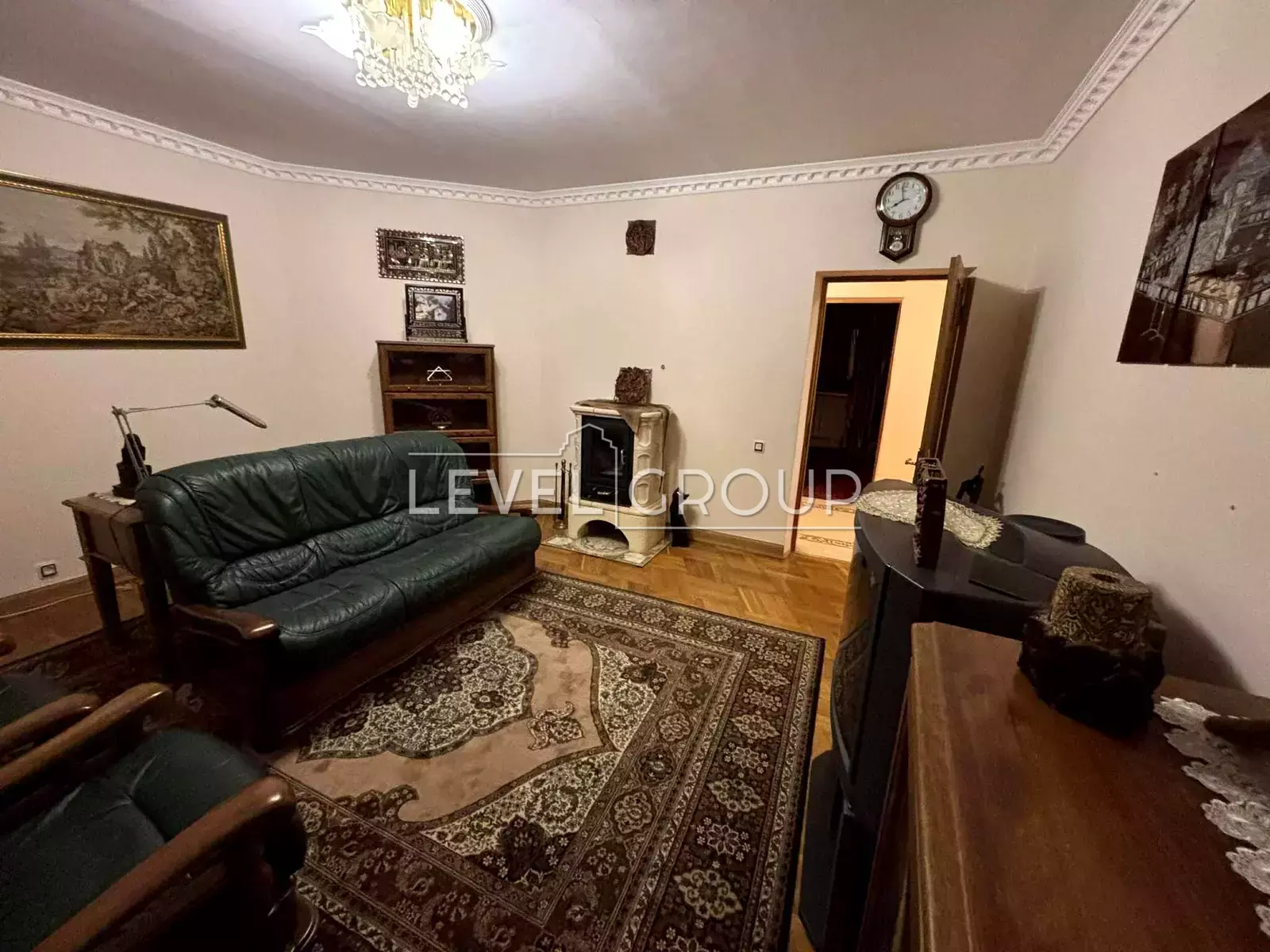 Мистецька вул., 7