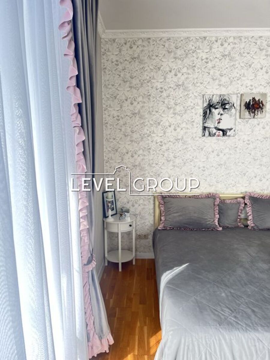 Pecherska, 34
