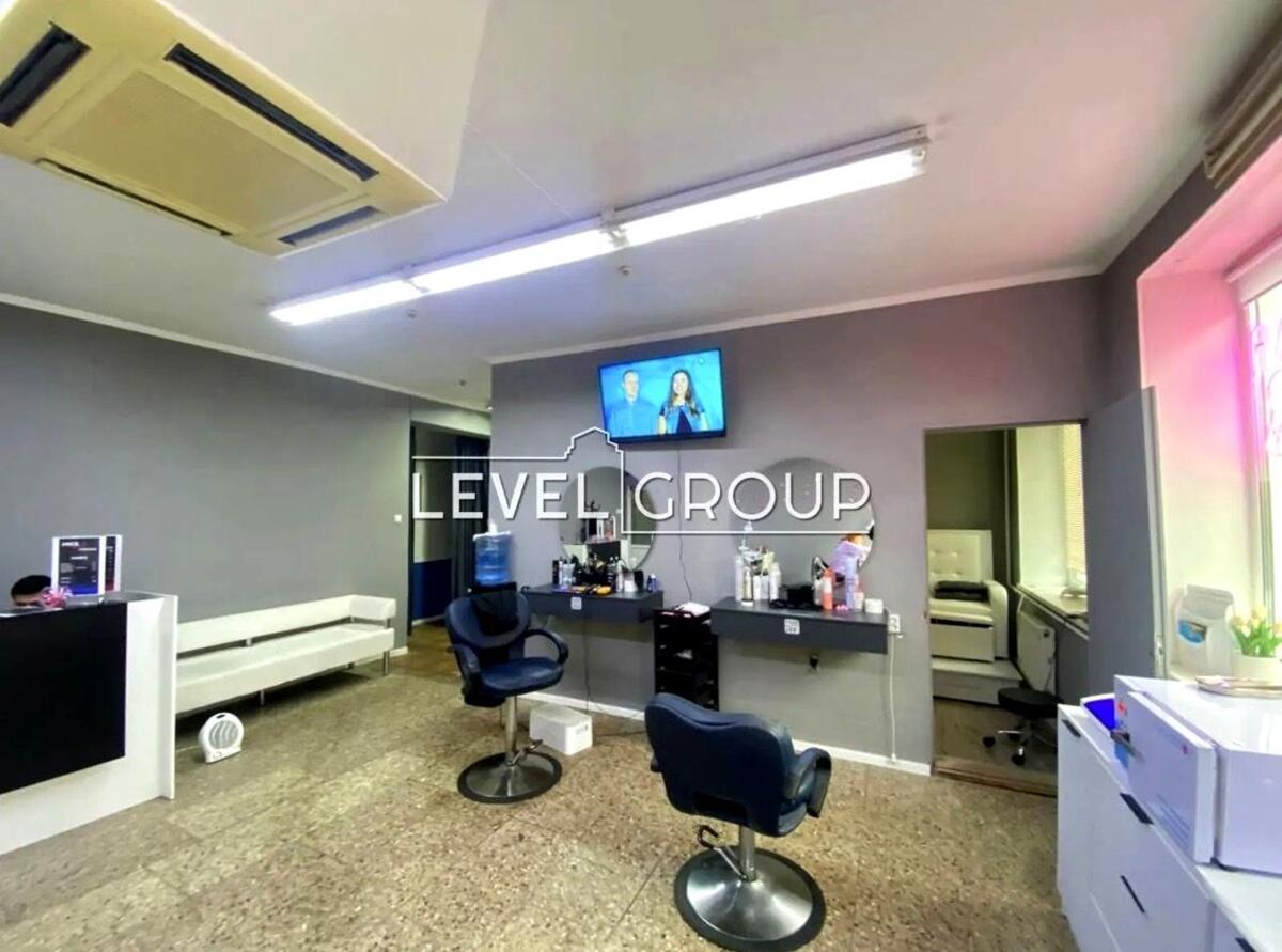 Volodymyr Ivasyuk Ave. (Heroes of Stalingrad), 65