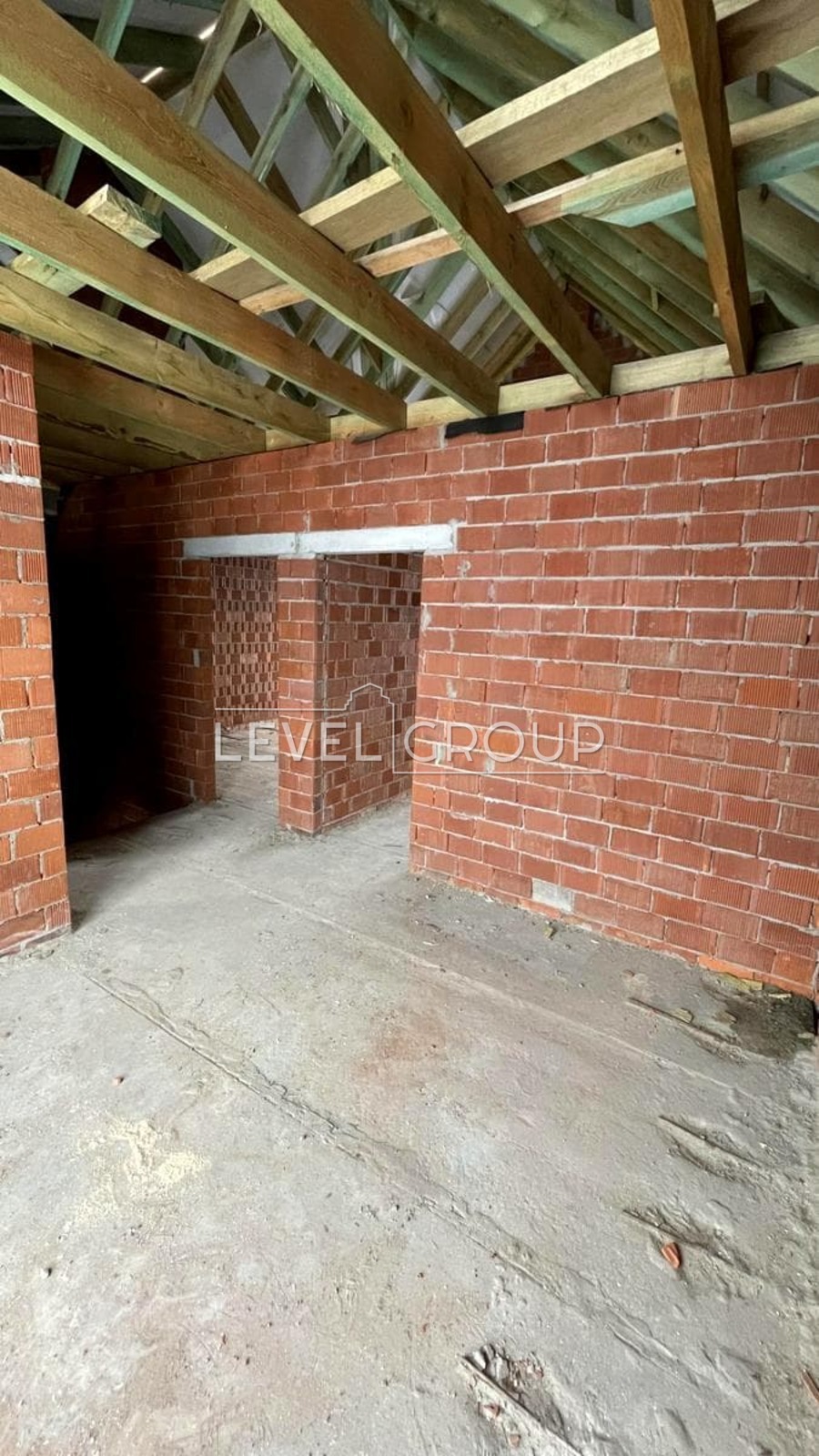 Yevhen Paton St., 15