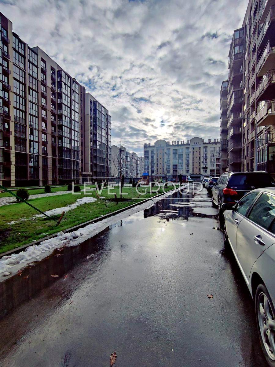 Метрологічна вул., 107
