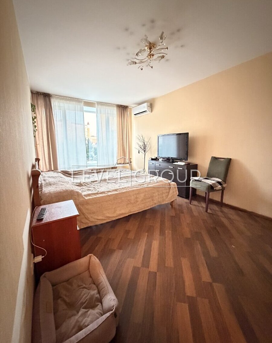 Олександра Архипенка вул. (Мате Залки), 5А