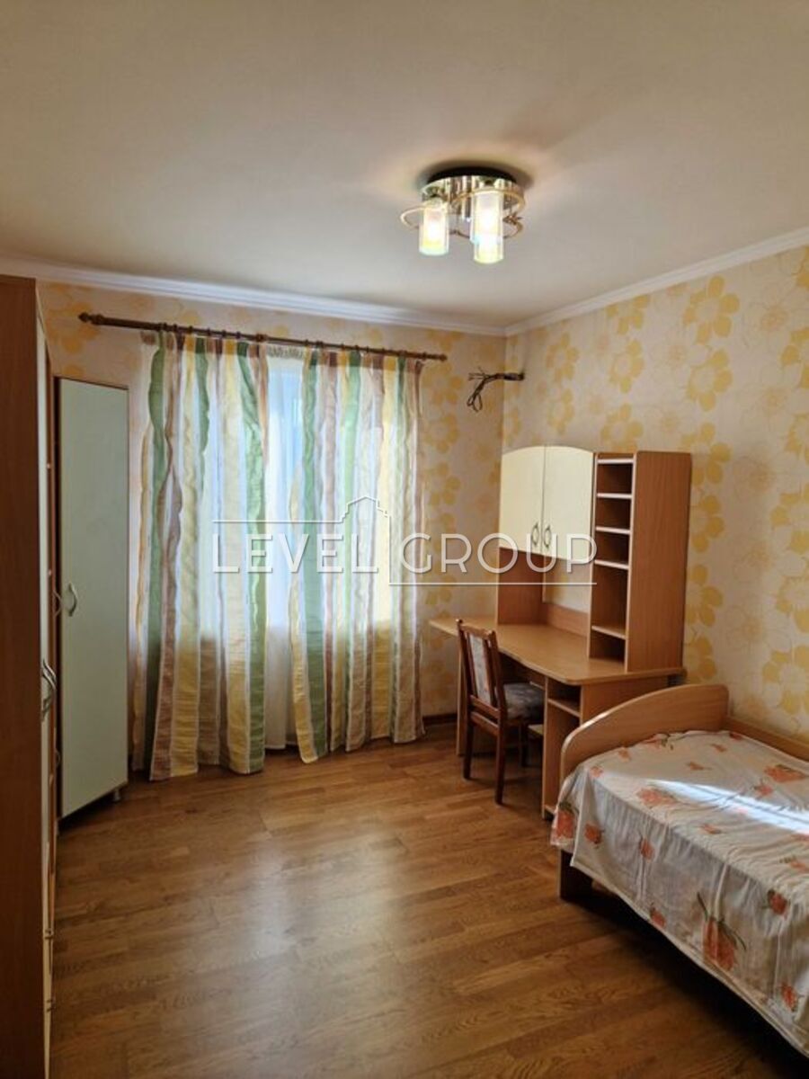 Тетяни Яблонської вул., 6
