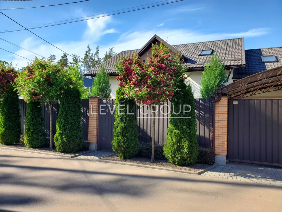 Revolutions Lane, 2m