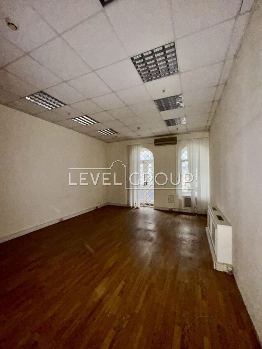 Прорізна вул., 11