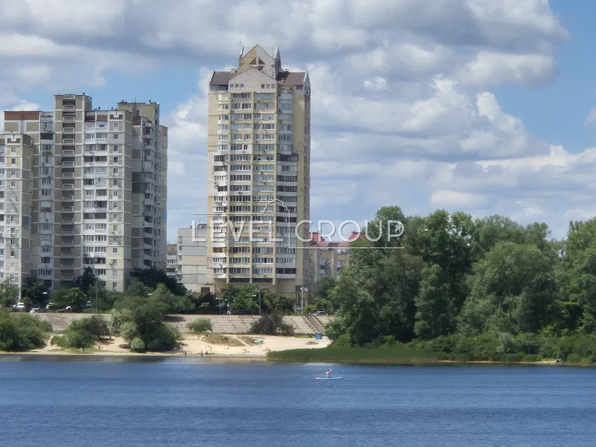 Володимира Івасюка просп. (Героїв Сталінграда), 64