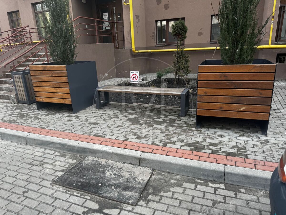 Глибочицька вул., 13