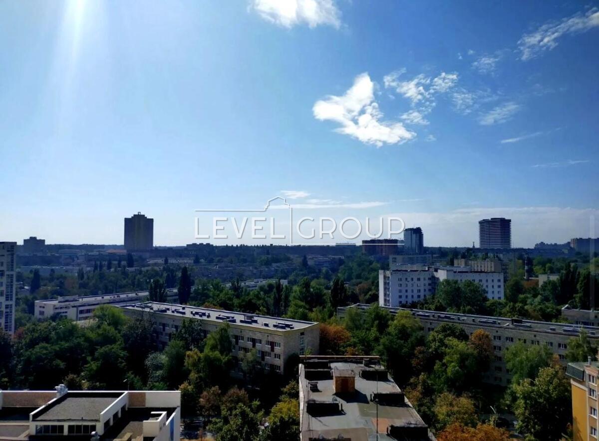 Юлії Здановської вул. (Михайла Ломоносова), 34б
