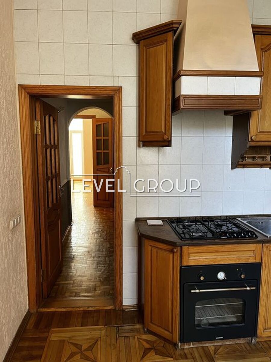 Olesya Honchara St., 90/92