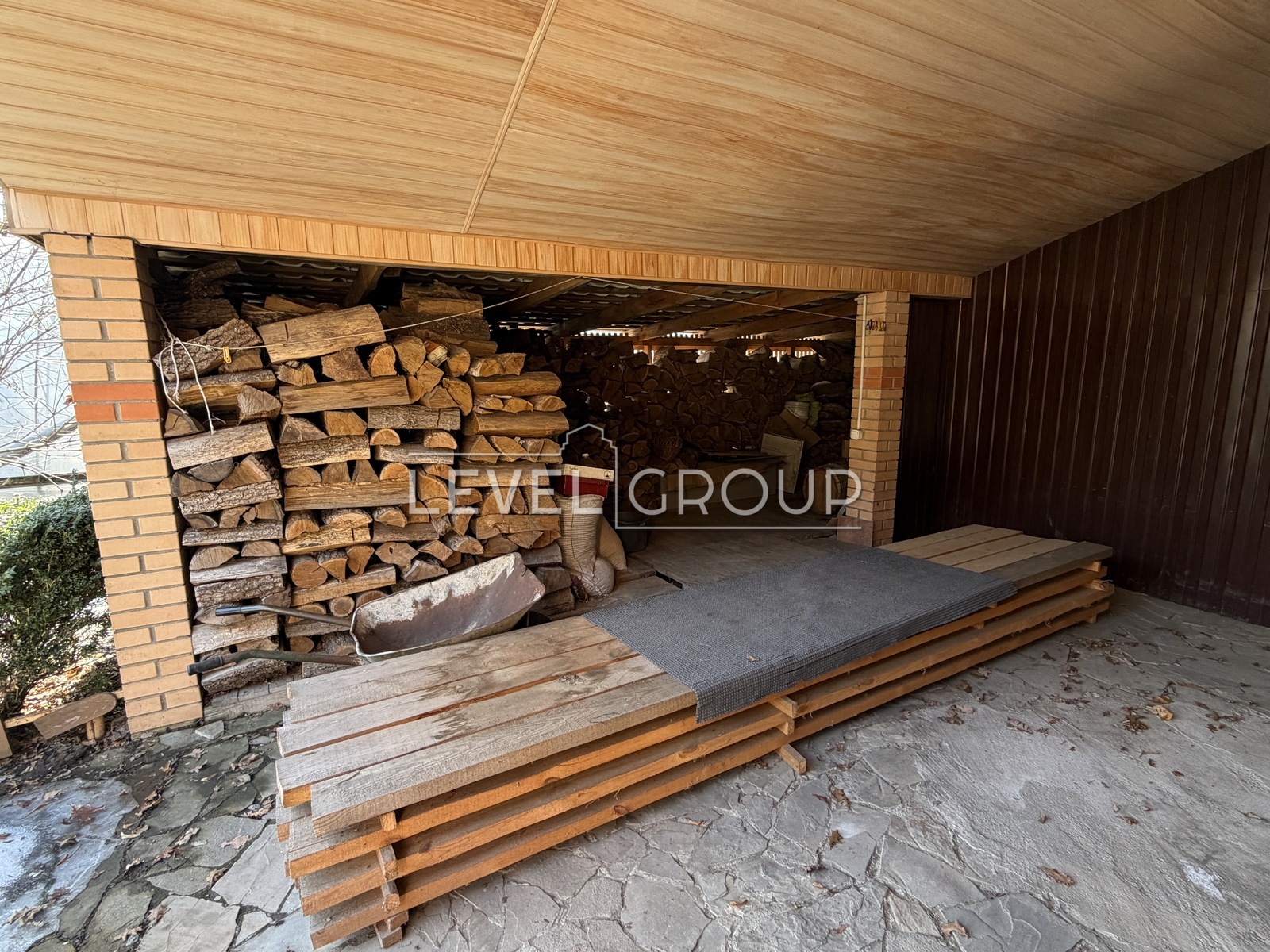 Yasnopolyanska, 33-G